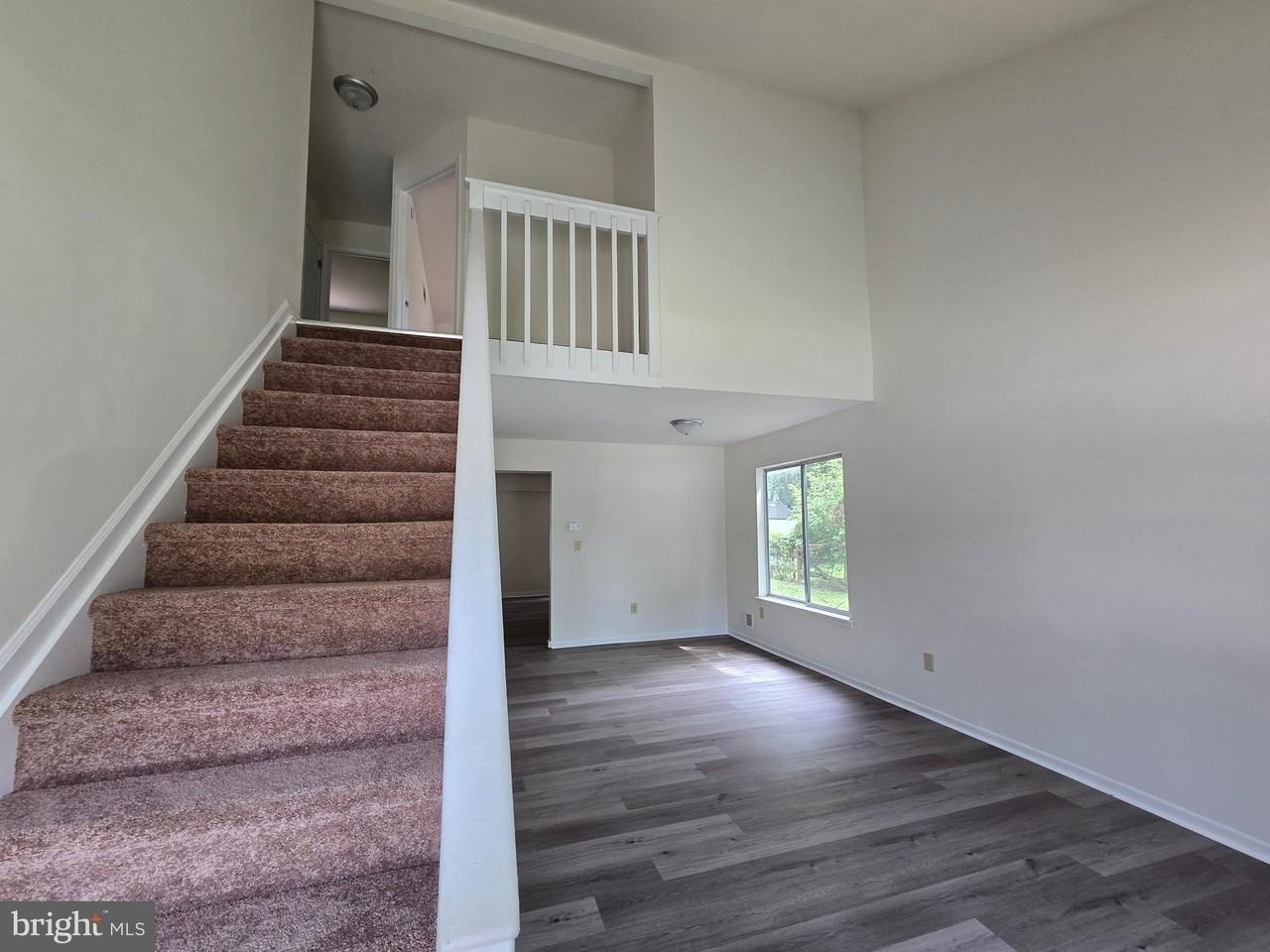 1417 S Farmview Dr - Photo 3 of 50