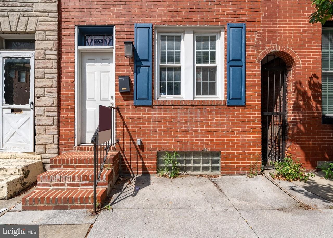 926 S Hanover St - Photo 2 of 41
