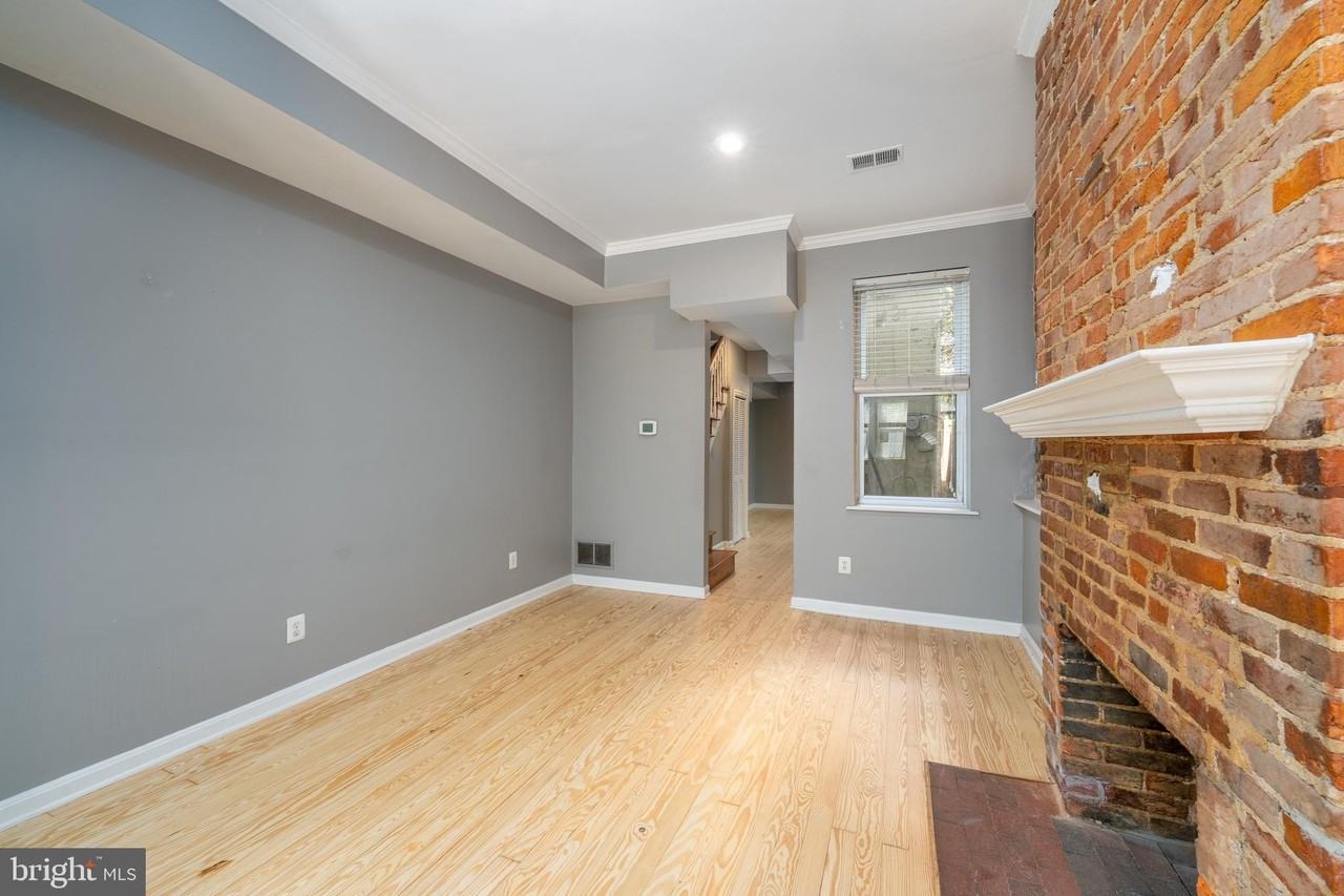 926 S Hanover St - Photo 7 of 41