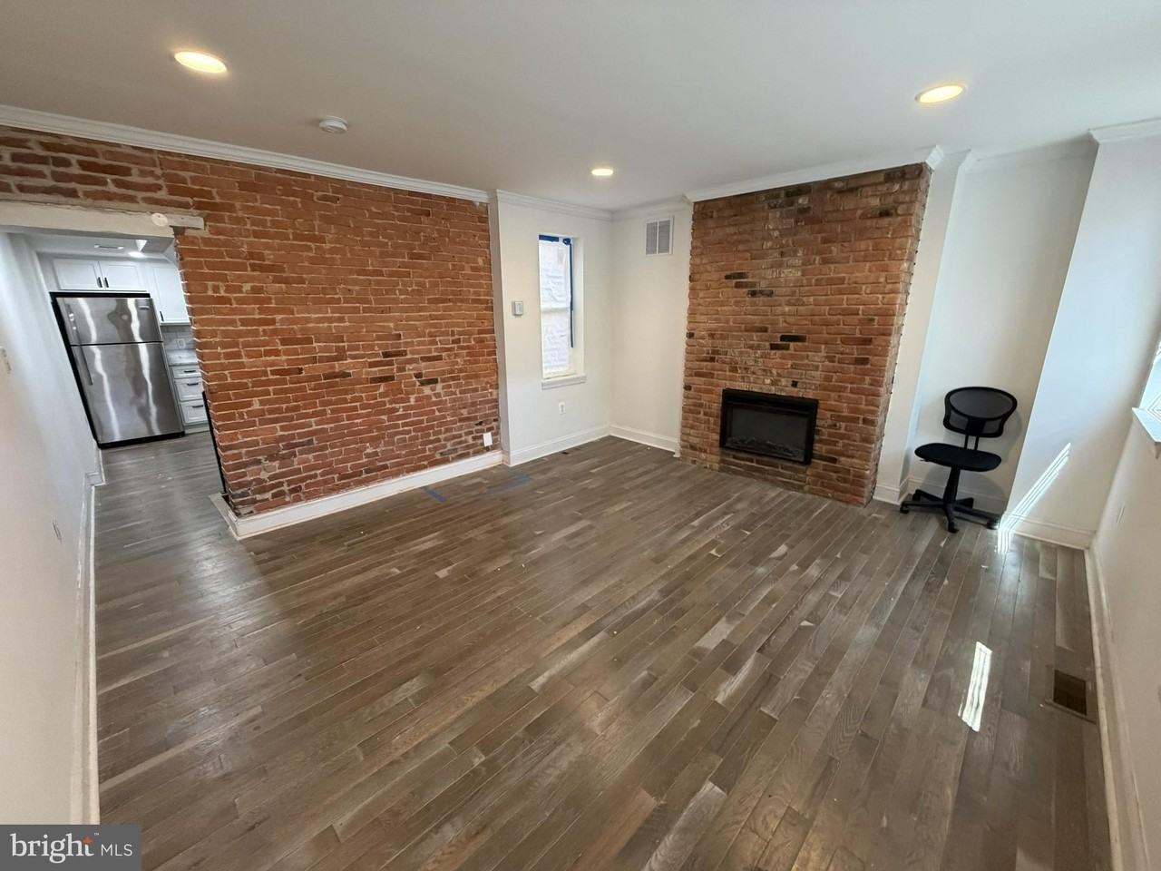 404 George St - Photo 5 of 17