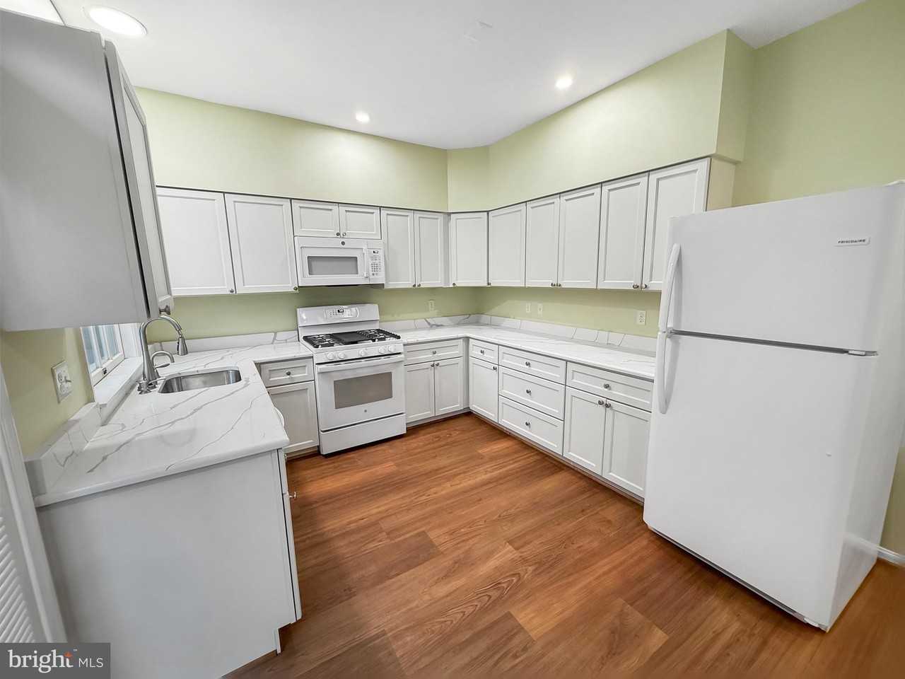 202 Castletown Rd - Photo 4 of 23