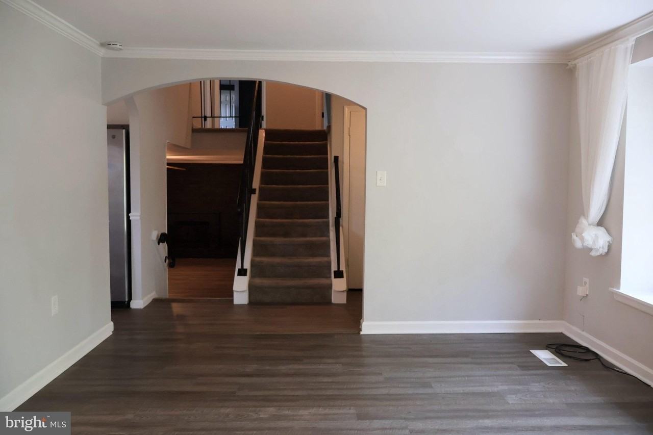 5218 Caroline Cir - Photo 3 of 50