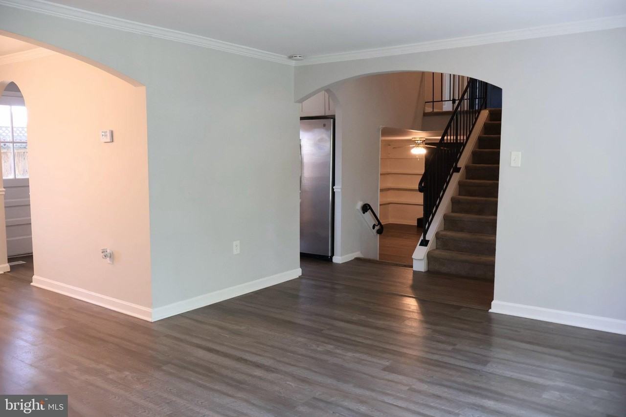 5218 Caroline Cir - Photo 4 of 50