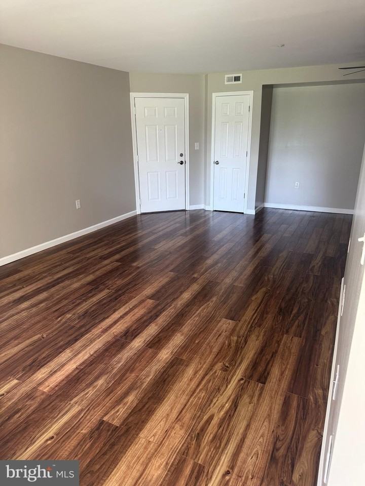 3830 Normandy Dr #1B - Photo 7 of 18