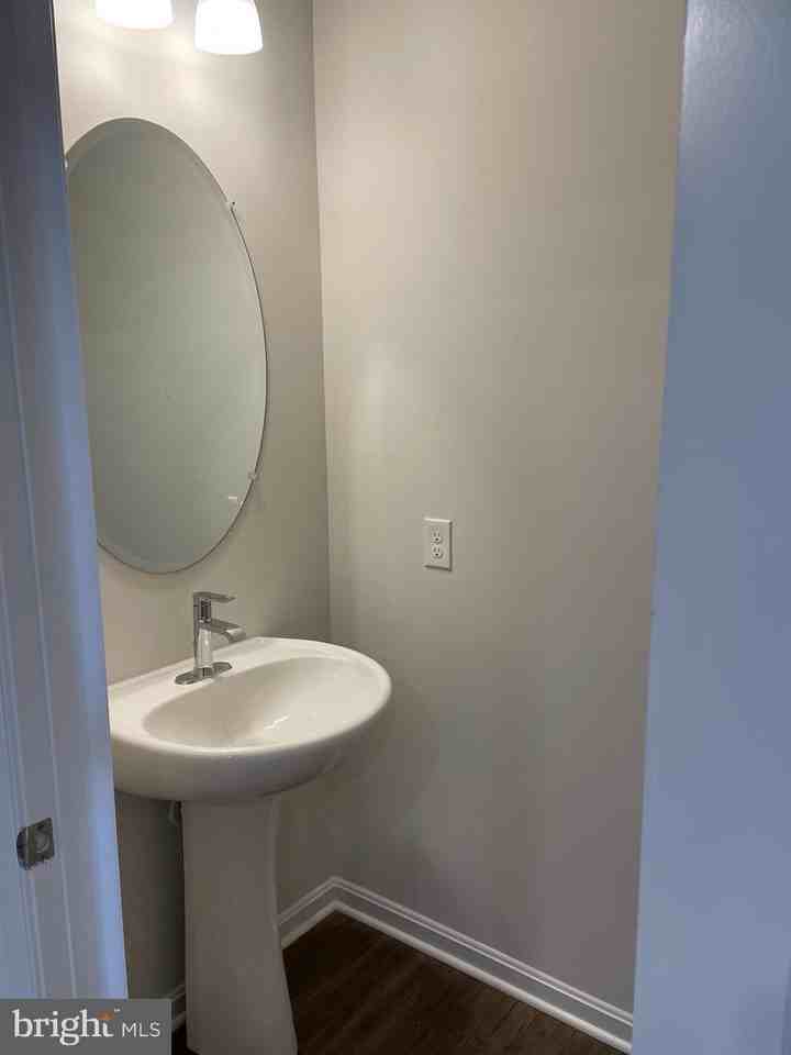 490 Ensemble Way - Photo 4 of 8