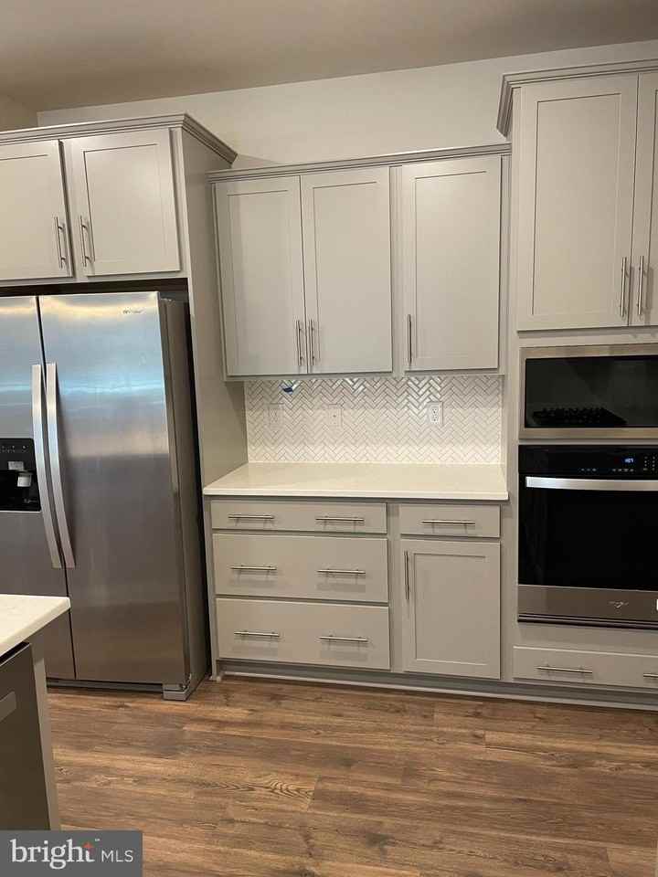 490 Ensemble Way - Photo 5 of 8