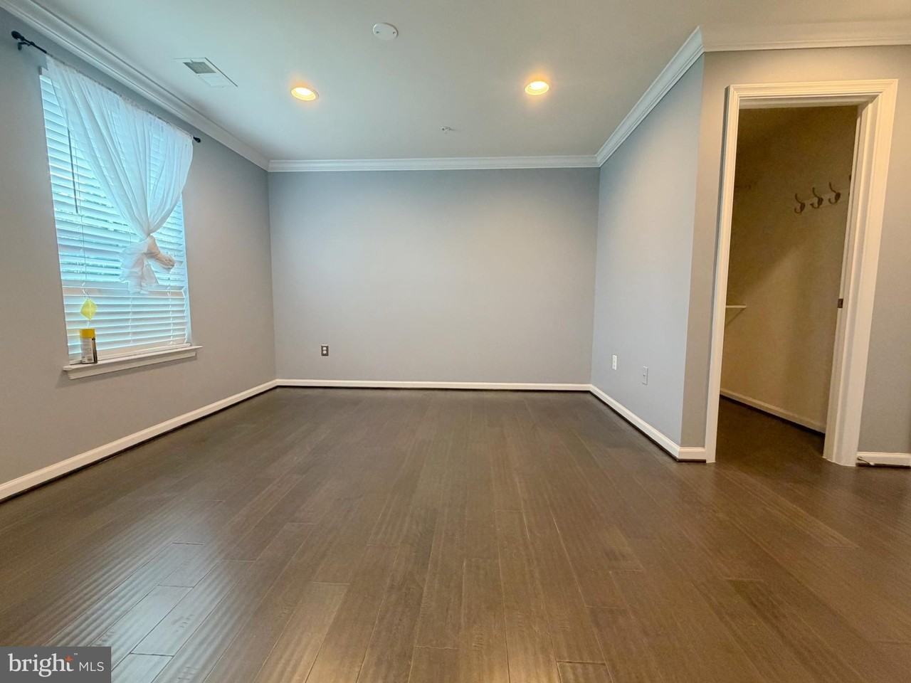 3625 Urbana Pike - Photo 3 of 27