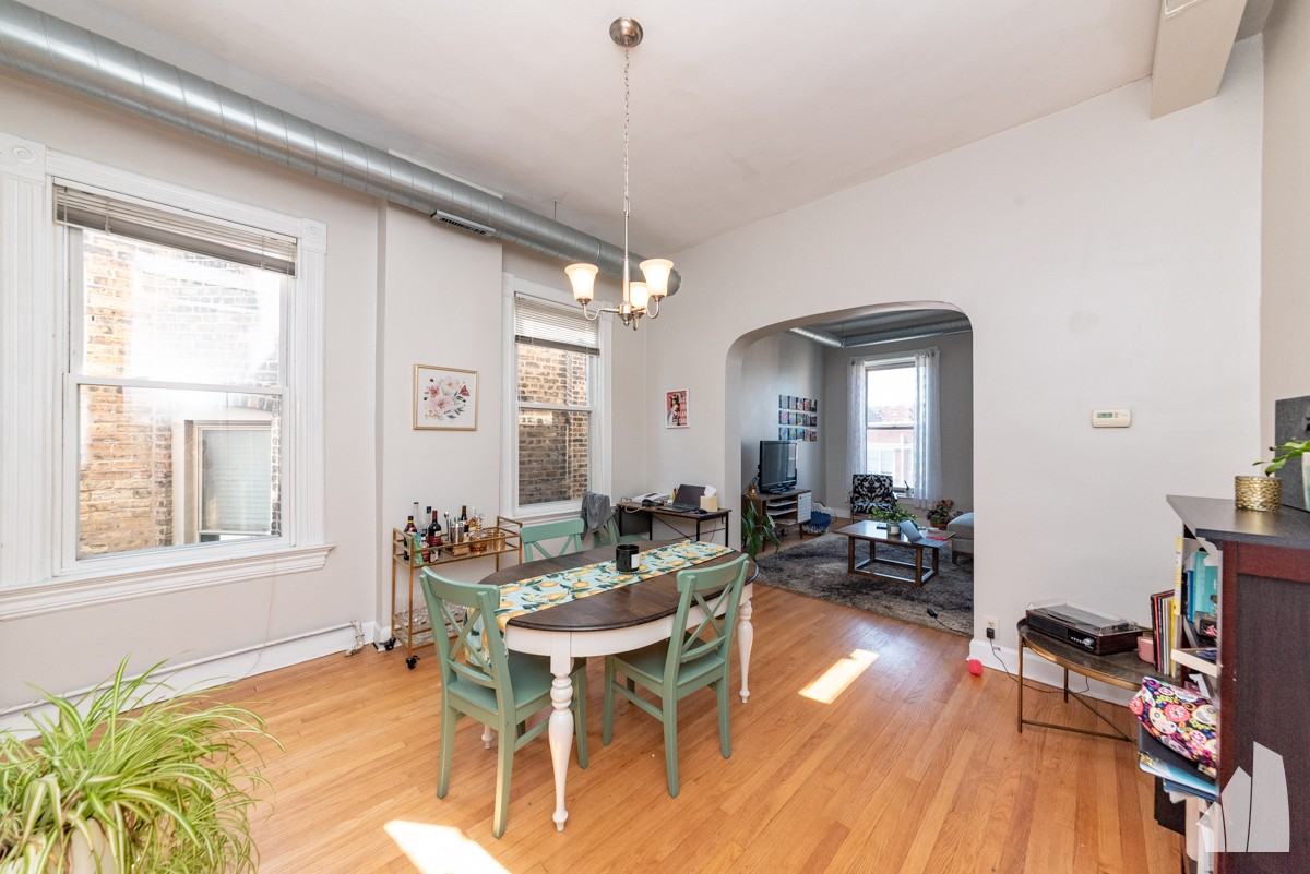 1429 W Chicago Ave #3 - Photo 4 of 22