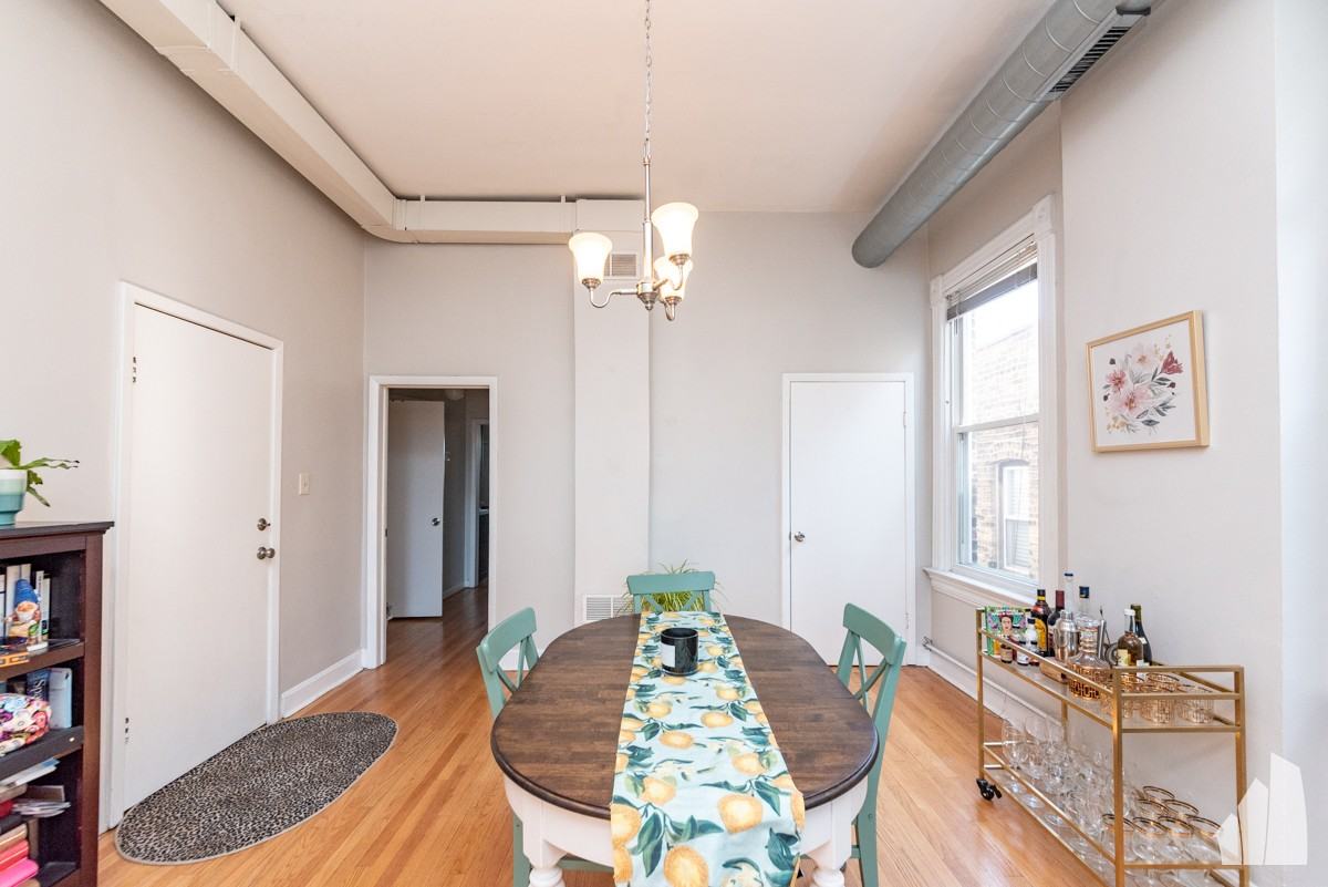 1429 W Chicago Ave #3 - Photo 5 of 22