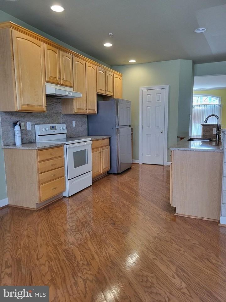 14051 Rockingham Rd - Photo 4 of 25