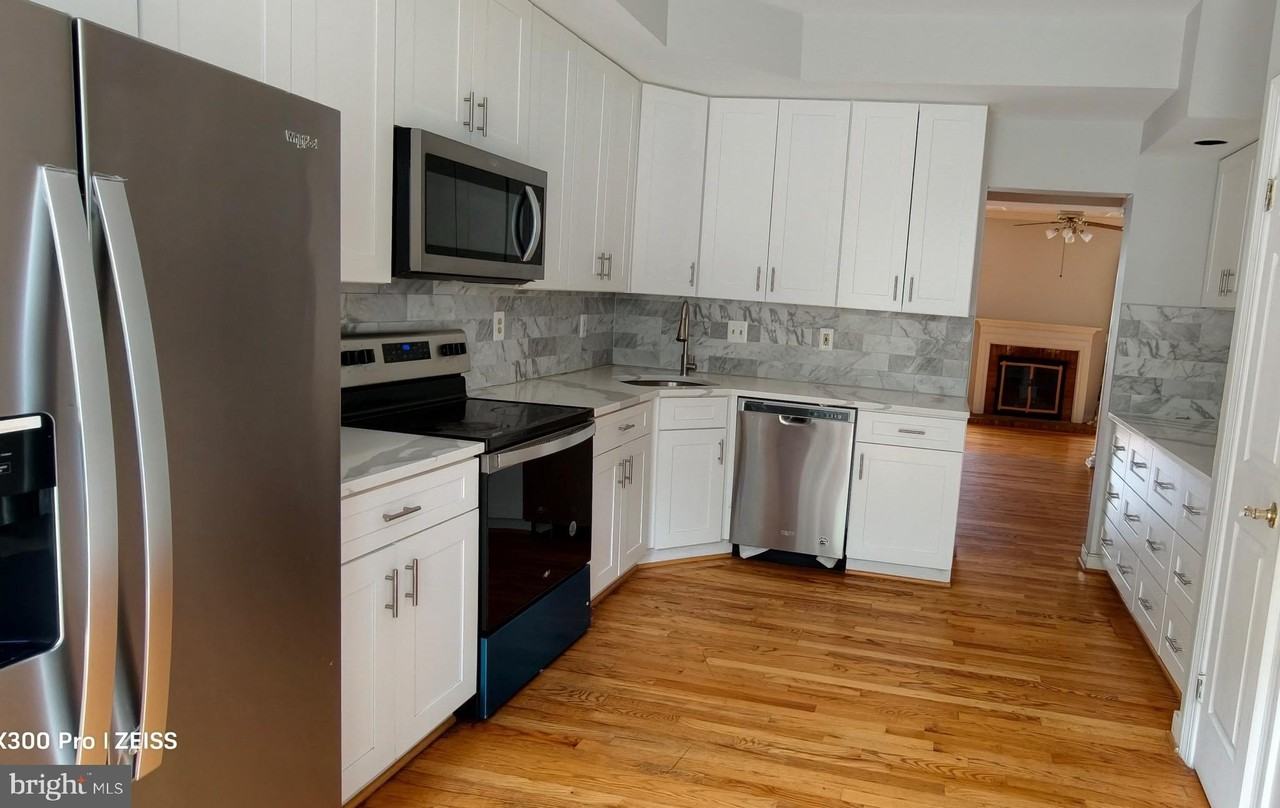 15726 Cherry Blossom Ln - Photo 3 of 10