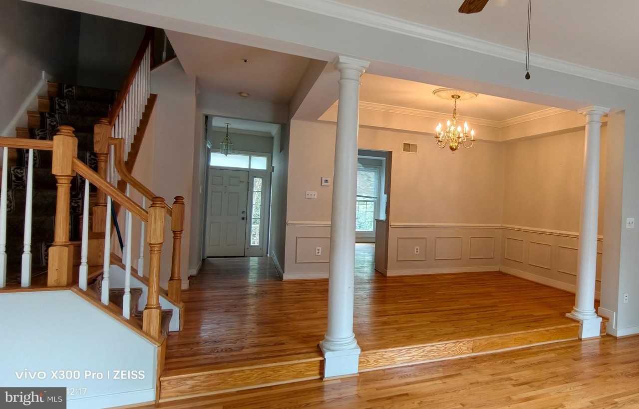 15726 Cherry Blossom Ln - Photo 4 of 10