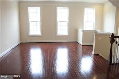 688 Pullman Pl - Photo 4 of 23