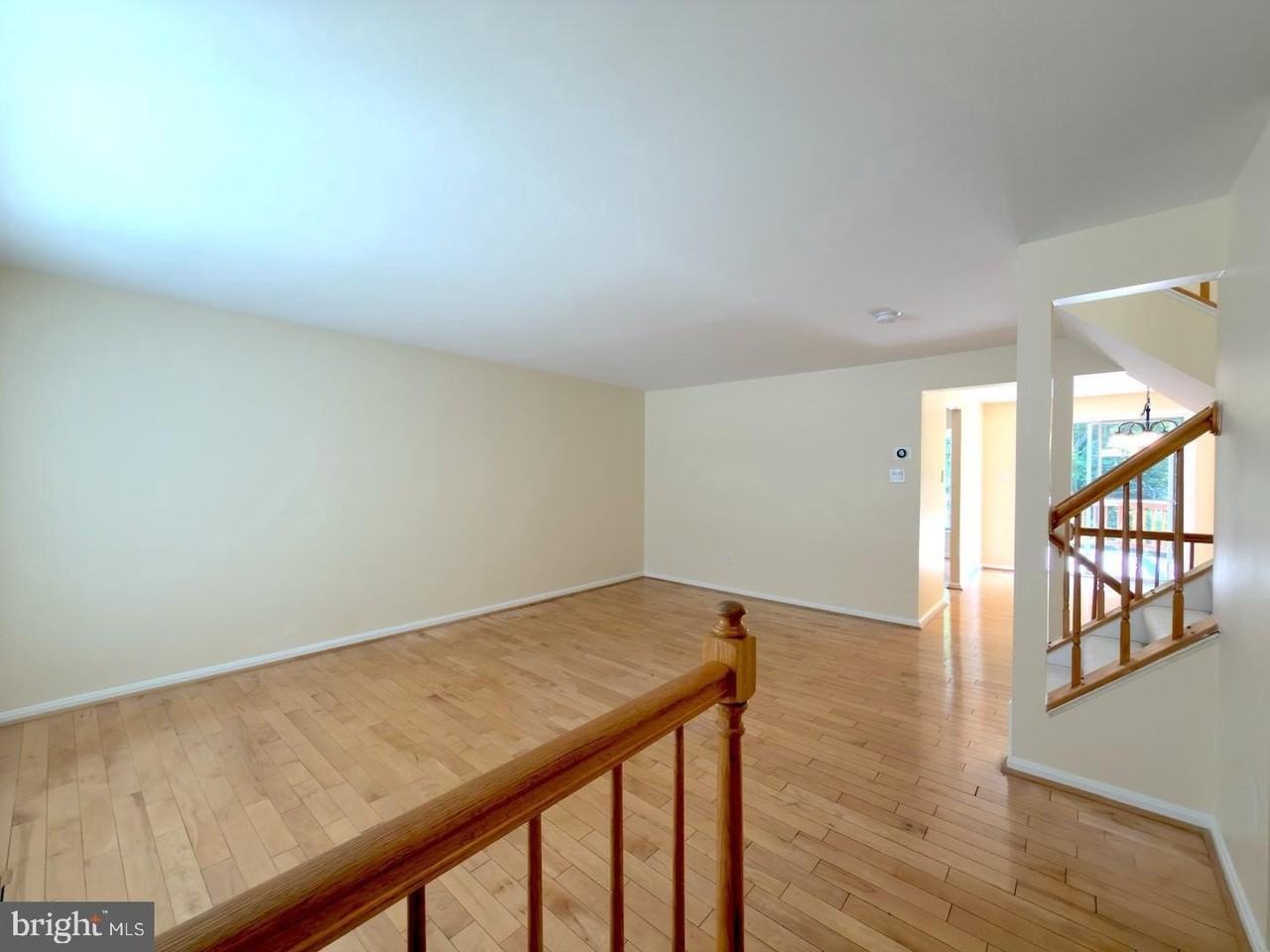 10509 Smithy Ct - Photo 5 of 50
