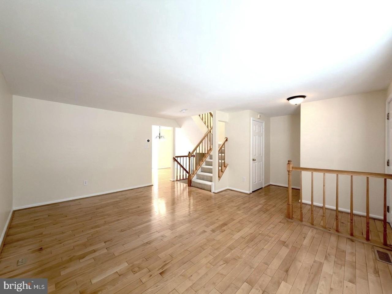 10509 Smithy Ct - Photo 6 of 50