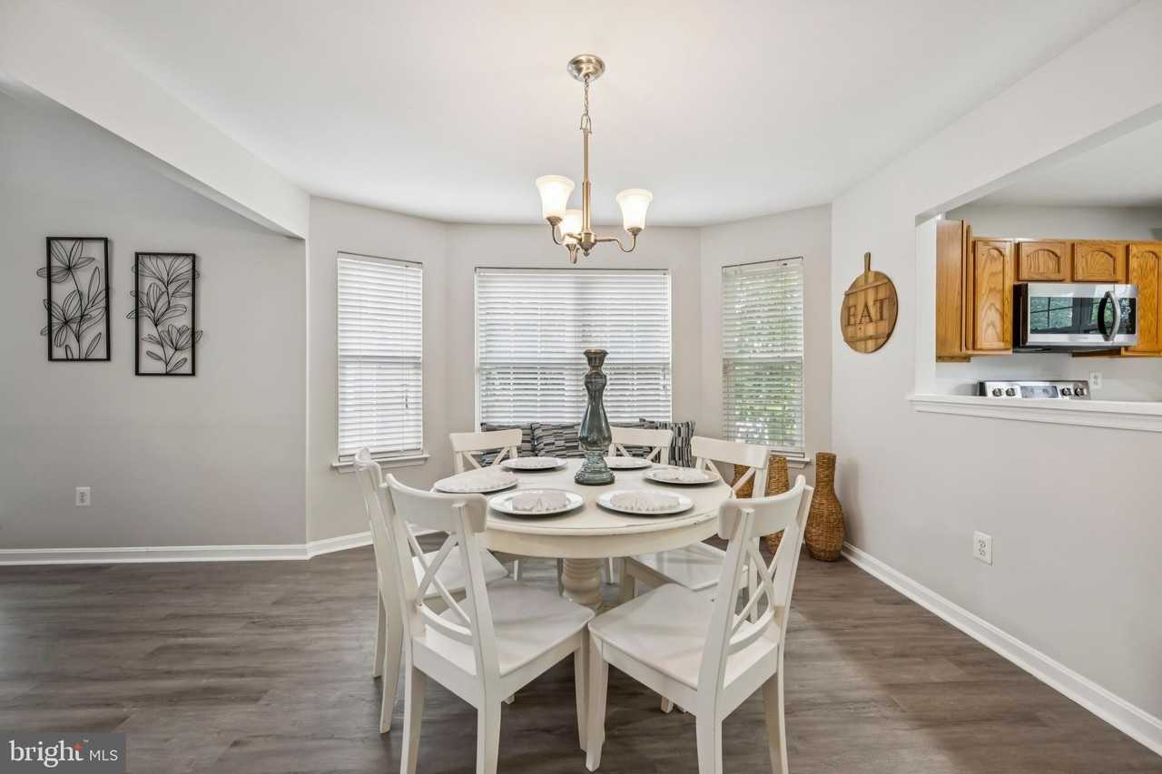 3709 38th Ave - Photo 5 of 26
