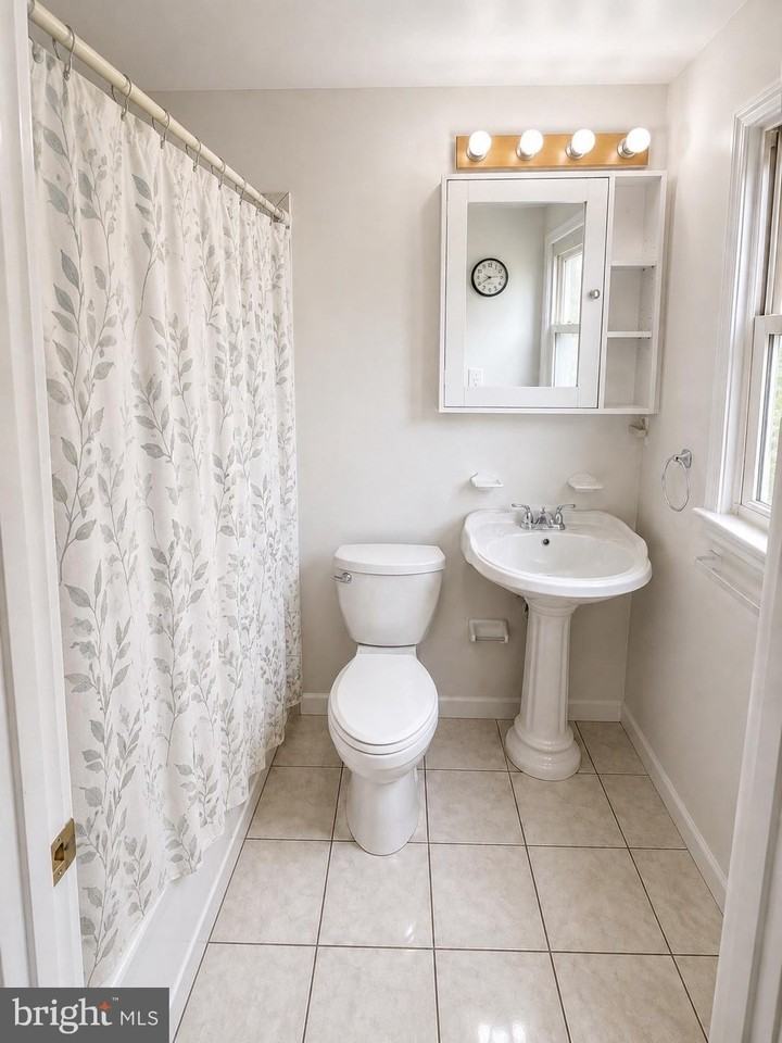 212 Dauntly St - Photo 2 of 14