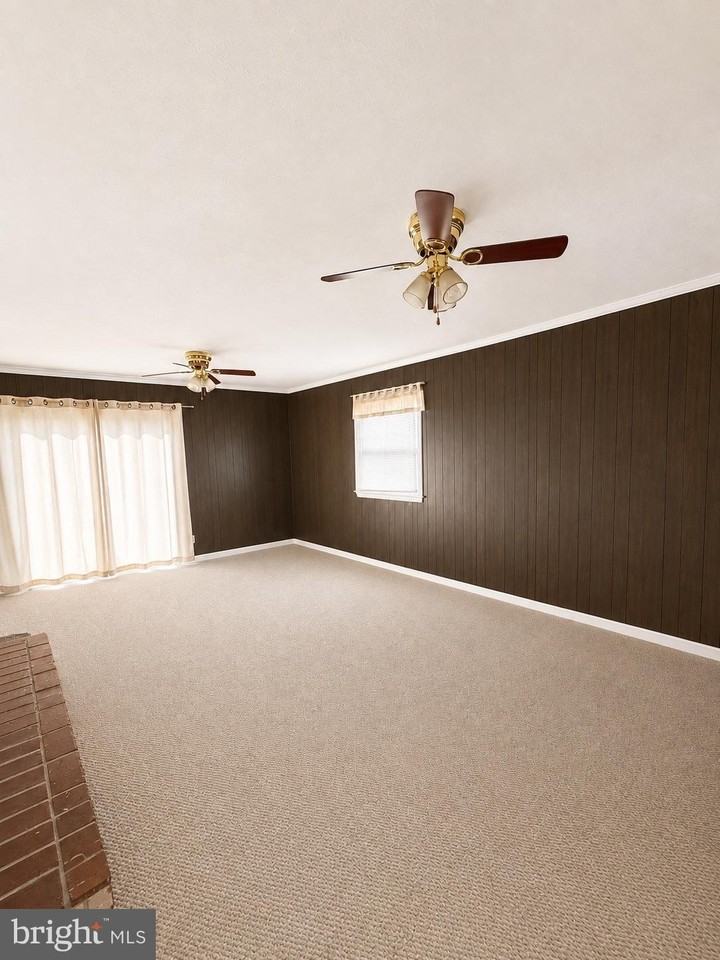 212 Dauntly St - Photo 7 of 14