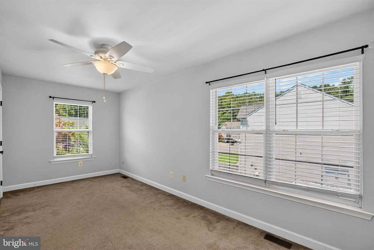 48262 Easton Ct - Photo 7 of 17