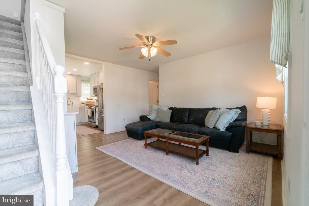 1129 Jefferson Ave - Photo 3 of 37