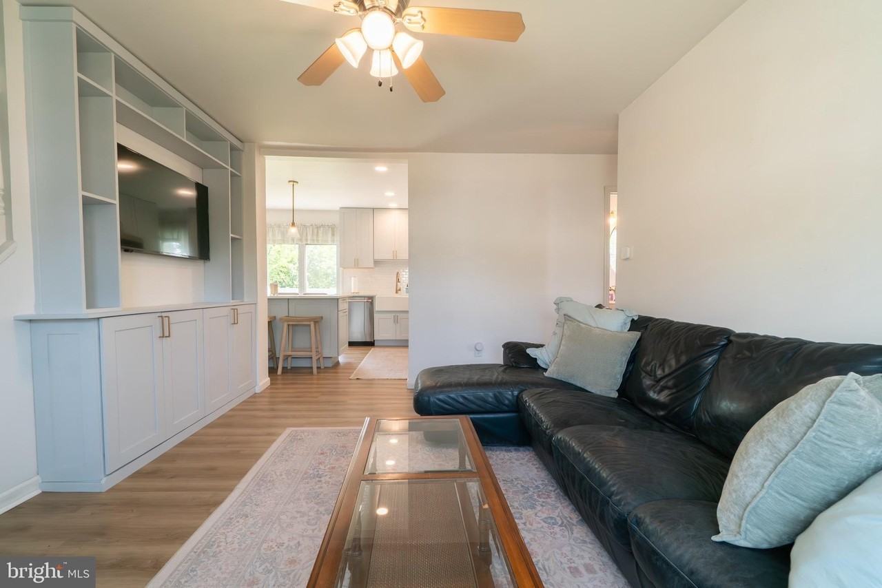 1129 Jefferson Ave - Photo 4 of 37