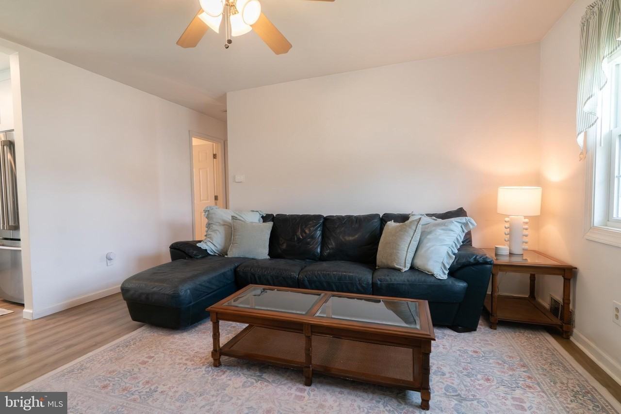 1129 Jefferson Ave - Photo 5 of 37