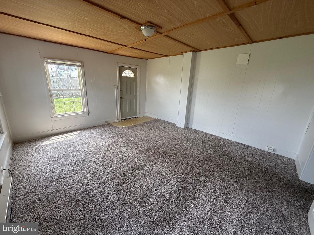 223 N Queen St #REAR - Photo 7 of 18