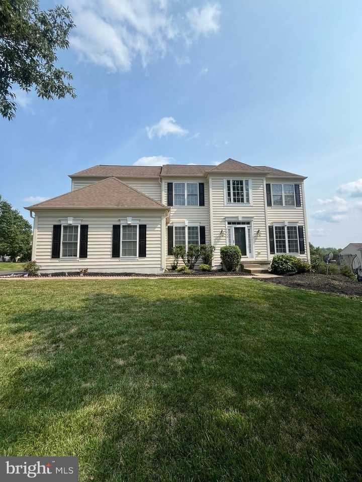 2825 Mountain Laurel Dr - Photo 3 of 14