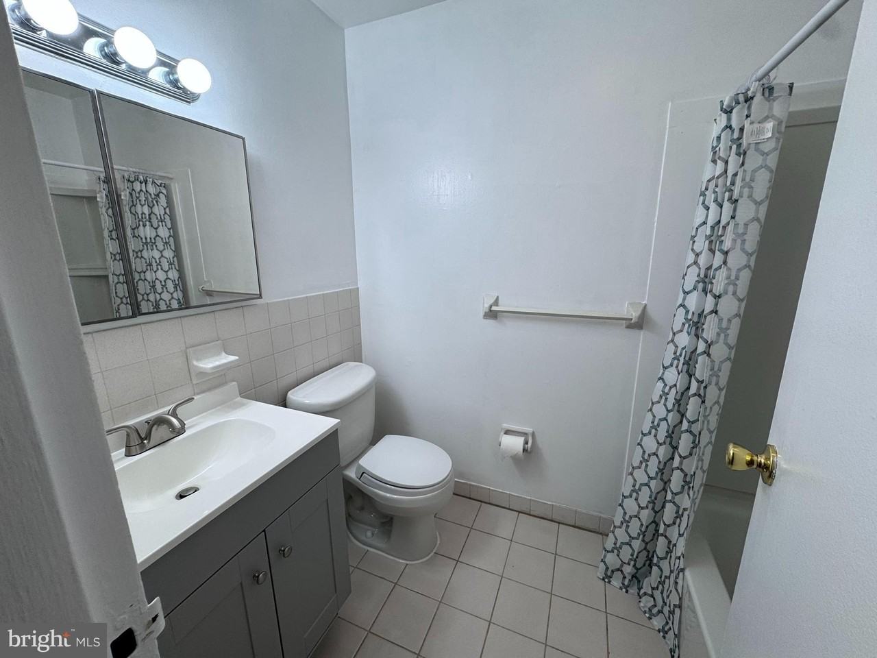 26 Park Ave #A14 - Photo 7 of 10