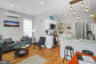 2049 E Hagert St #UPPER - Photo 1 of 1