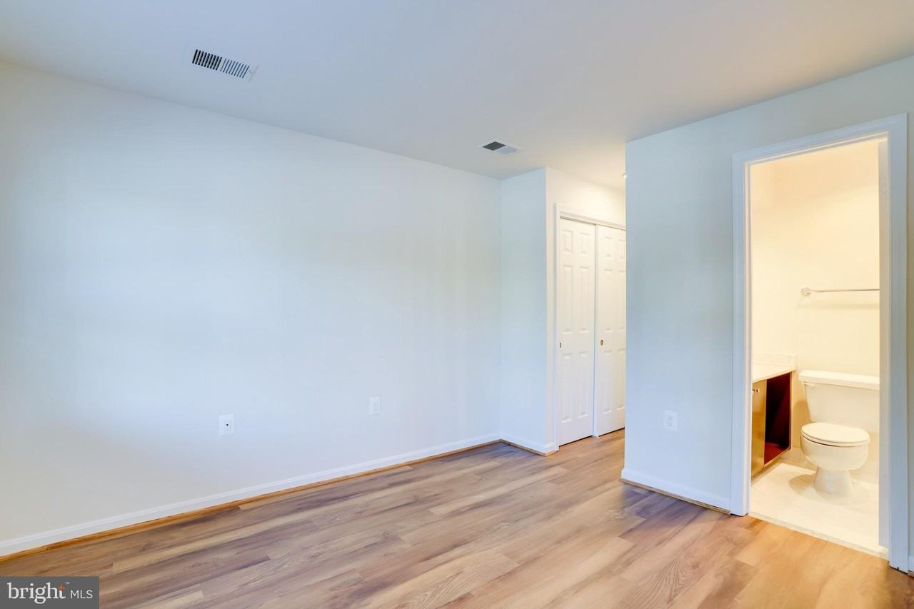 1871 N Adams St - Photo 5 of 32