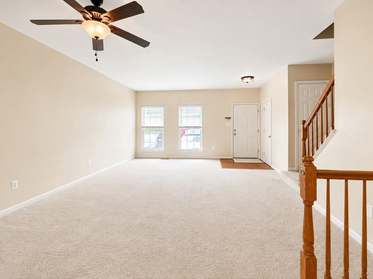 987 Longview Ln - Photo 2 of 36