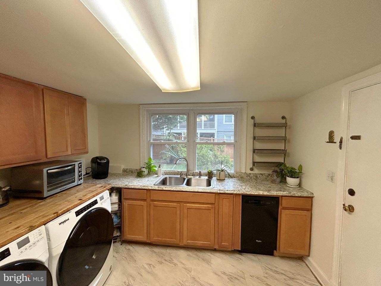 4018 N Taylor St - Photo 4 of 12