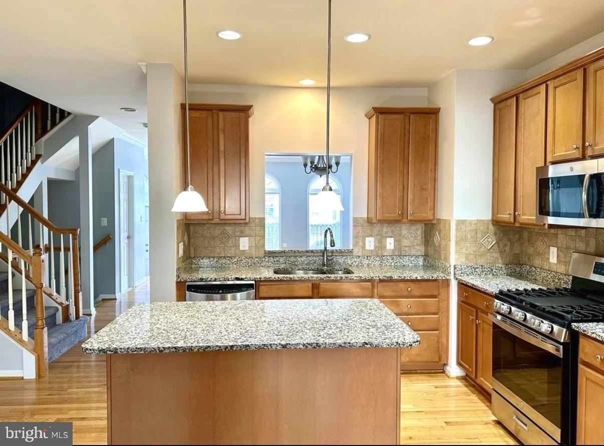 9147 Furey Rd - Photo 5 of 24