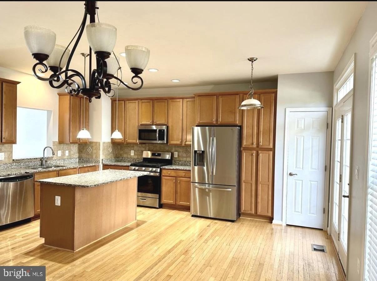 9147 Furey Rd - Photo 6 of 24