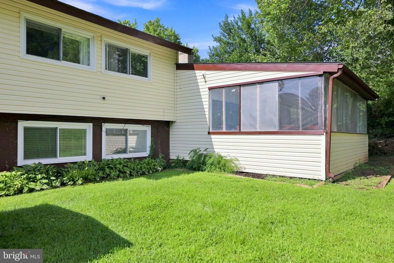 109 Biscayne Ct - Photo 4 of 50