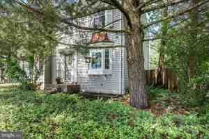 featured image of 2 Quincy Ct