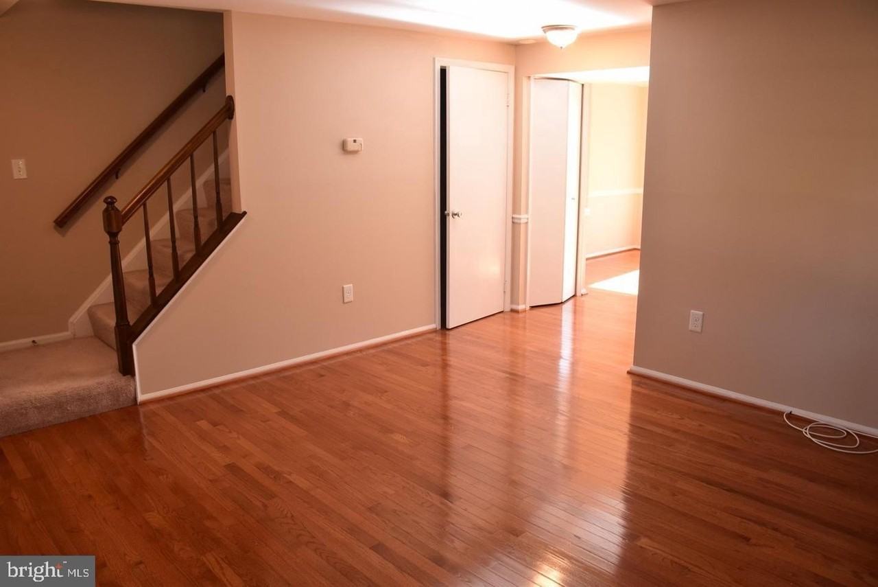 2 Quincy Ct - Photo 4 of 16