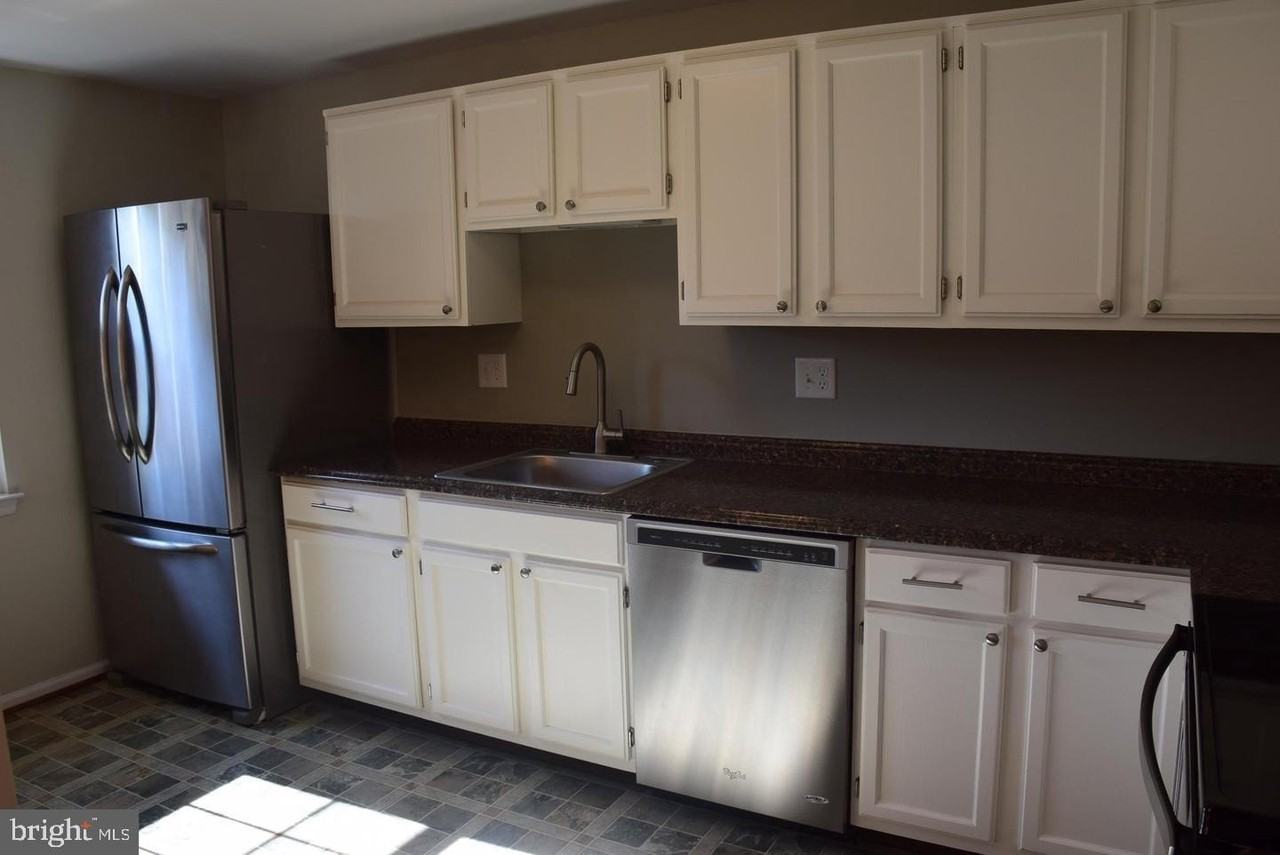 2 Quincy Ct - Photo 6 of 16