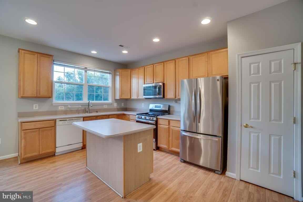 43687 Phelps Ter - Photo 4 of 39