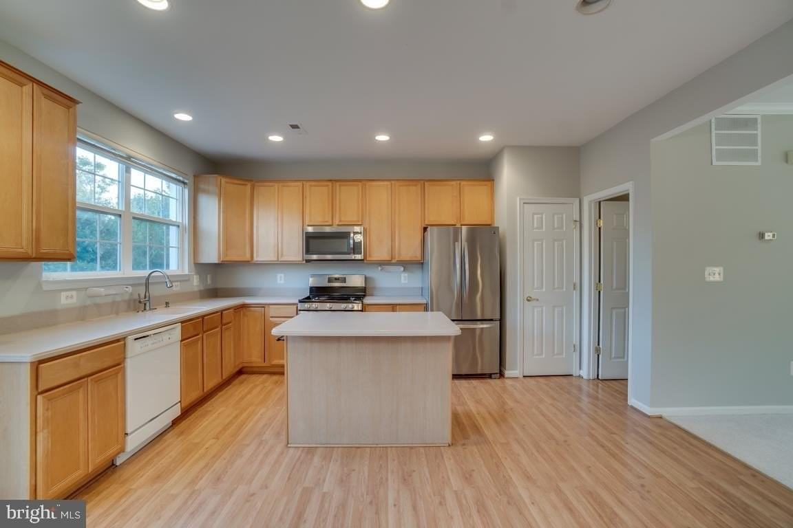 43687 Phelps Ter - Photo 5 of 39