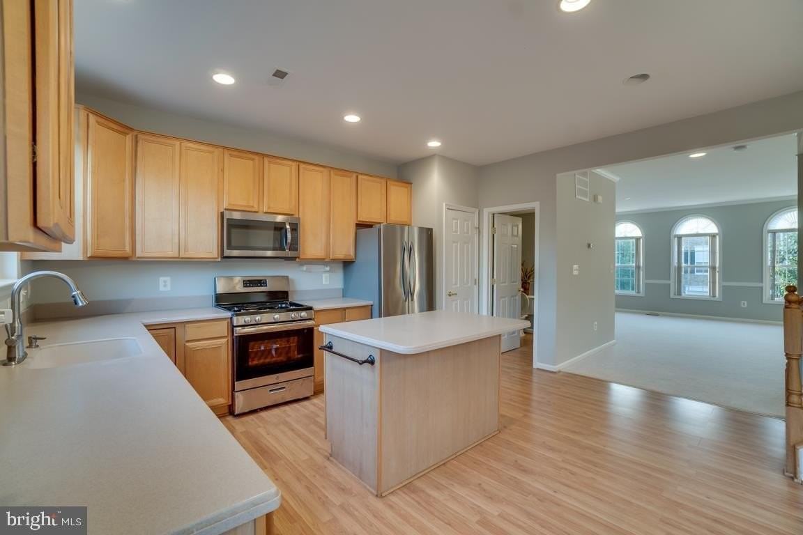 43687 Phelps Ter - Photo 6 of 39