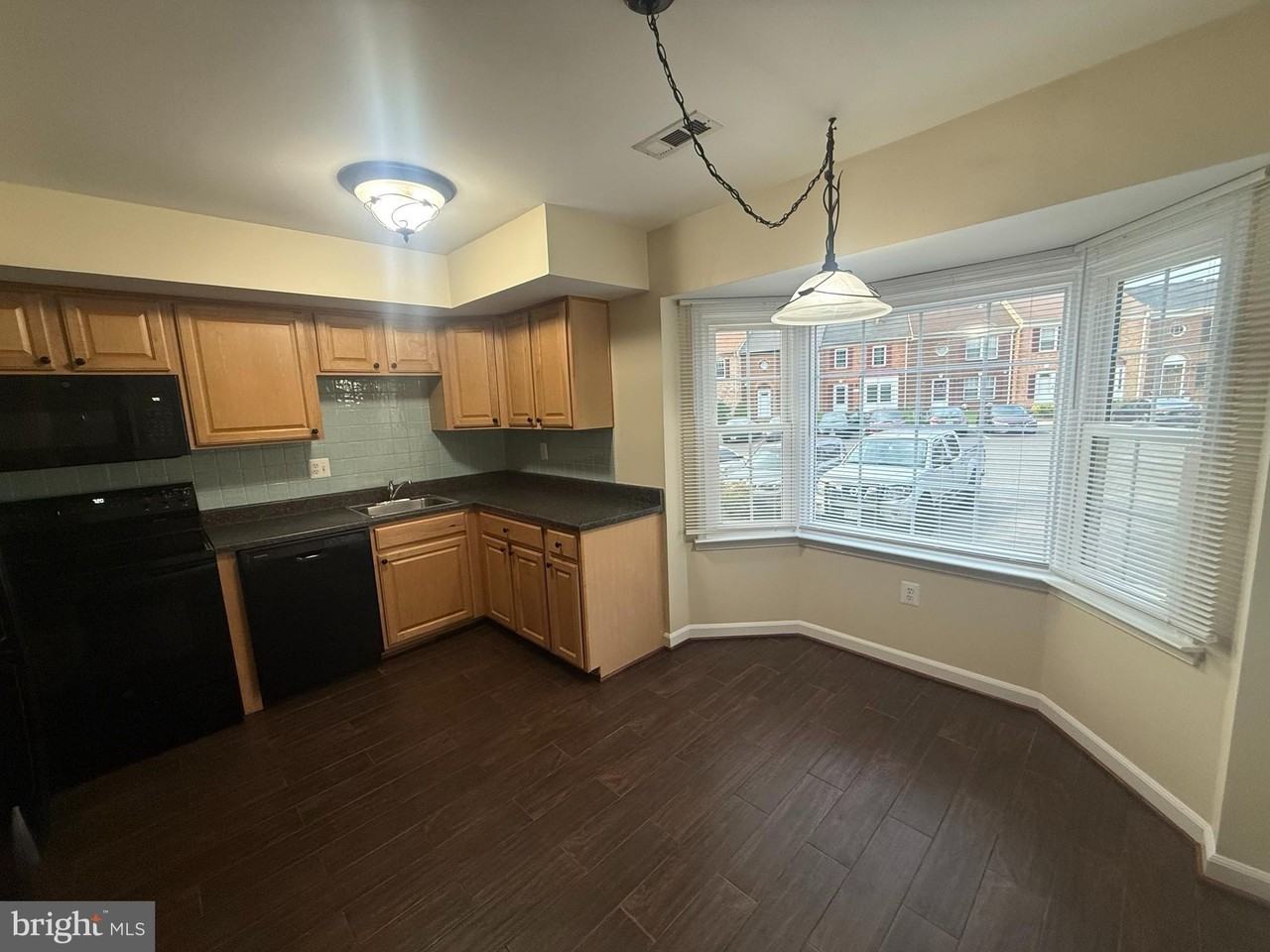 3409 Tendril Ct - Photo 3 of 9