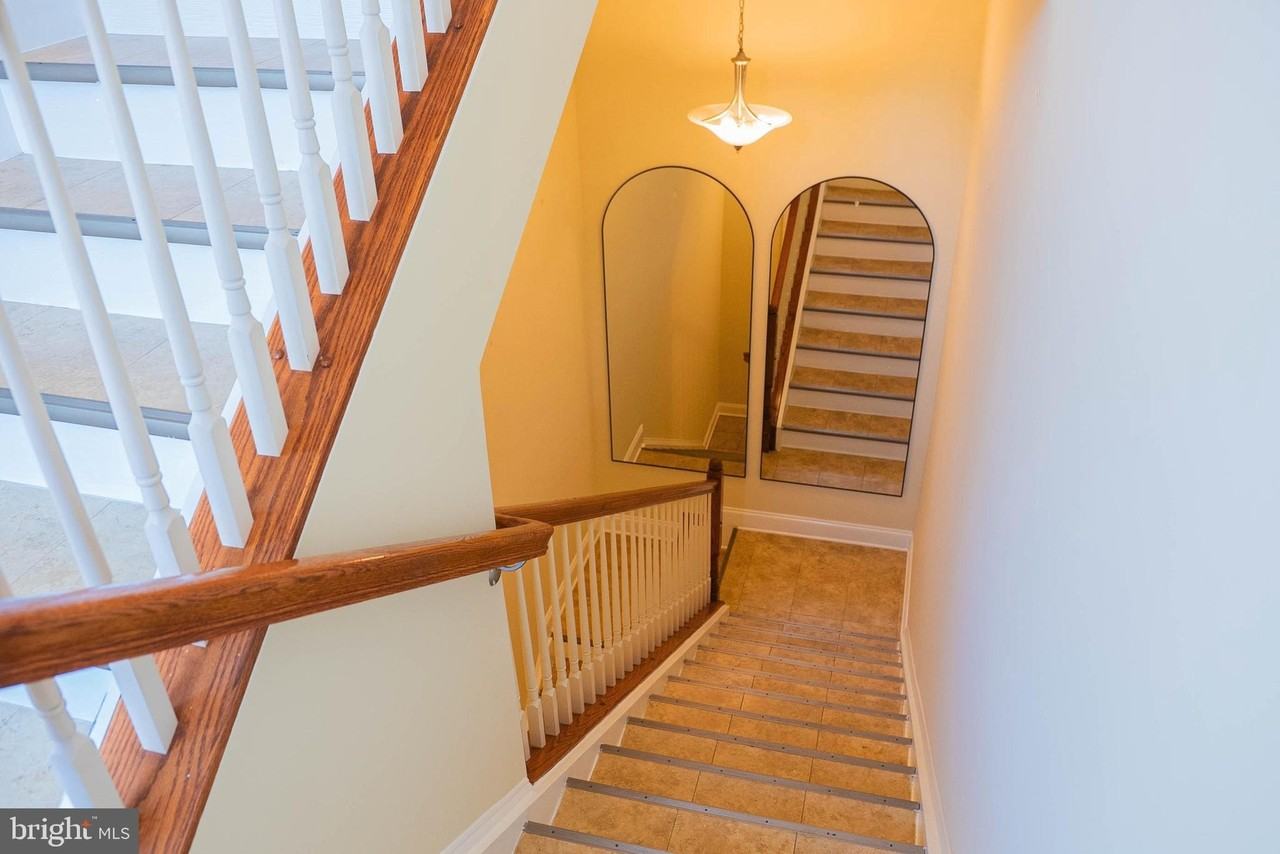 15213 Lancashire Dr - Photo 6 of 38