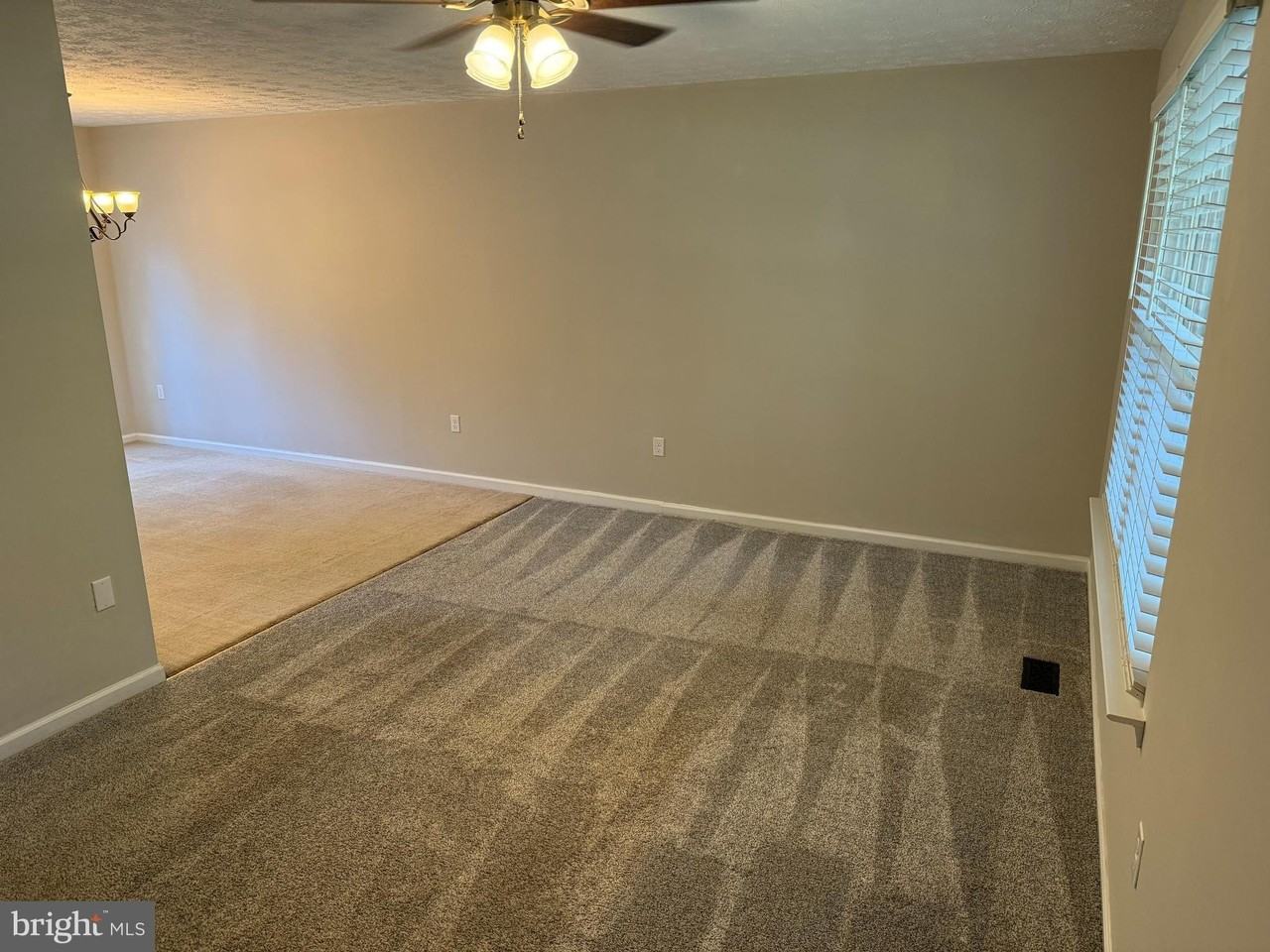 131 Stevens Dr - Photo 3 of 18