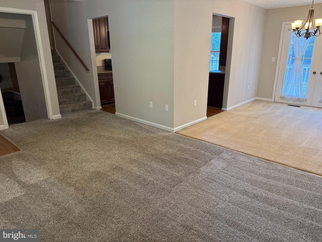 131 Stevens Dr - Photo 4 of 18