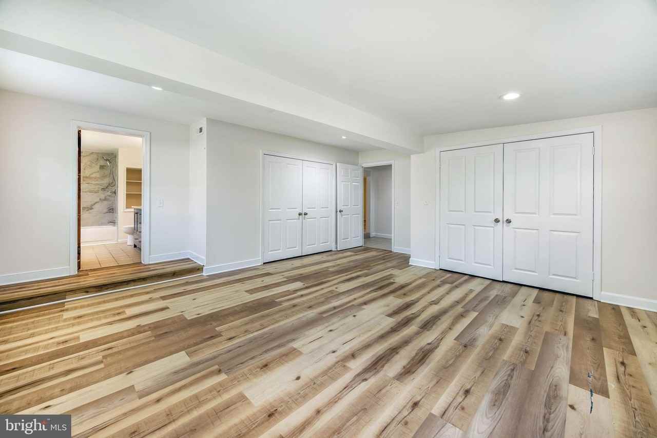 208 Telegraph Rd - Photo 7 of 26