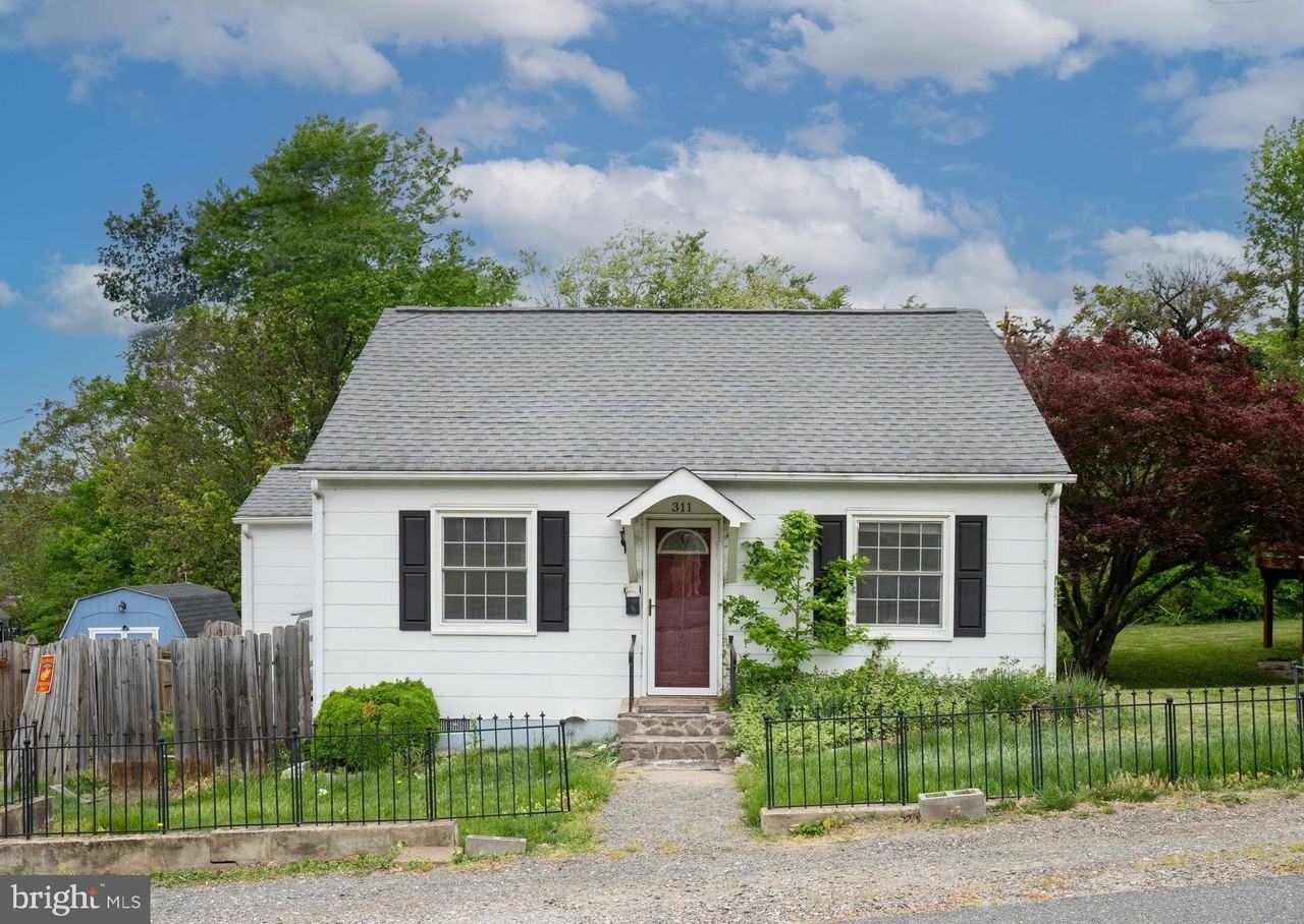 311 Colonial Ave - Photo 2 of 30