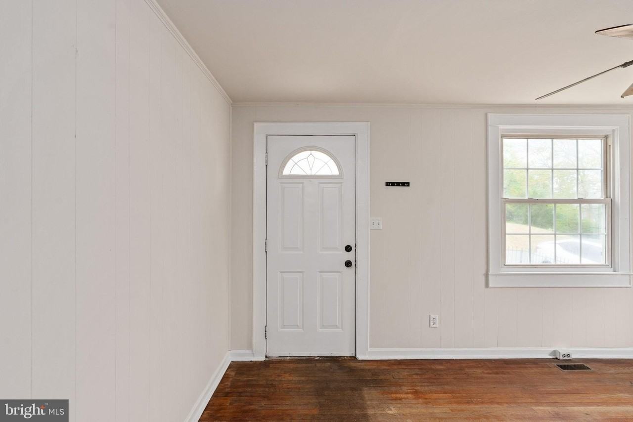 311 Colonial Ave - Photo 3 of 30
