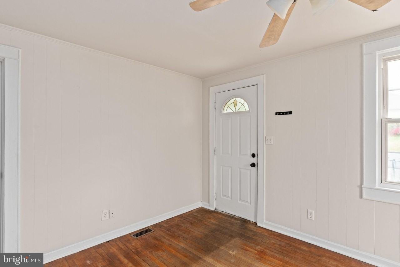 311 Colonial Ave - Photo 4 of 30